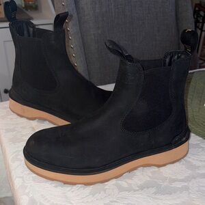 Sorel Black Leather Winter Boots with Tan Sole